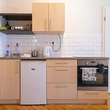 Bright White Next To A Famous New York Café Appartement *