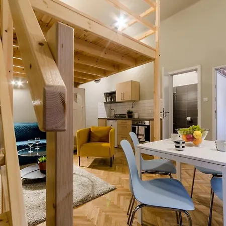 Cumin Next To Famous Cafe *