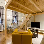 Apartamento Bright White Next To A Famous New York Café Budapest